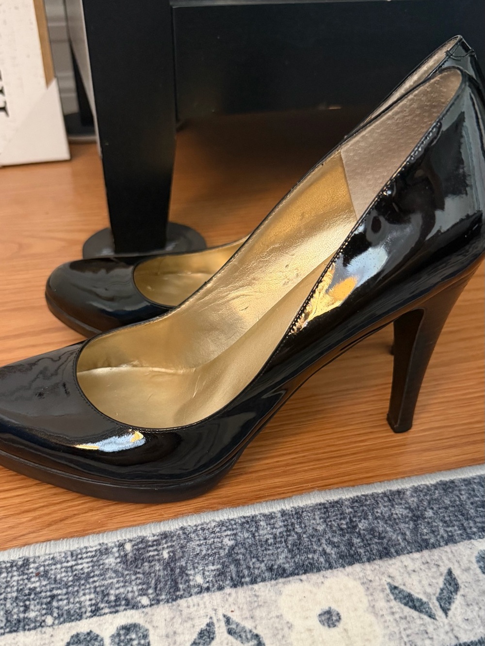 GUESS Women's Black Patent High Heel Pumps - Elegant Platform Court Shoes